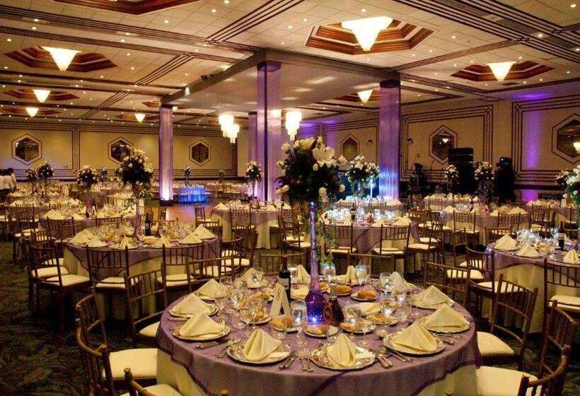 Delfines Hotel & Convention Center