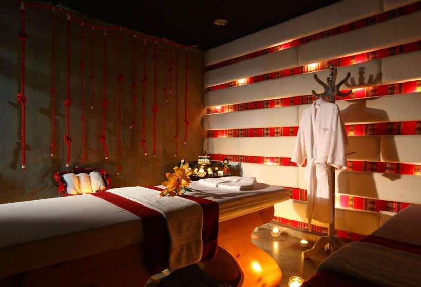 Delfines Hotel & Convention Center