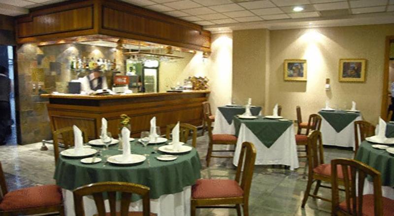 هتل Diego De Almagro Aeropuerto