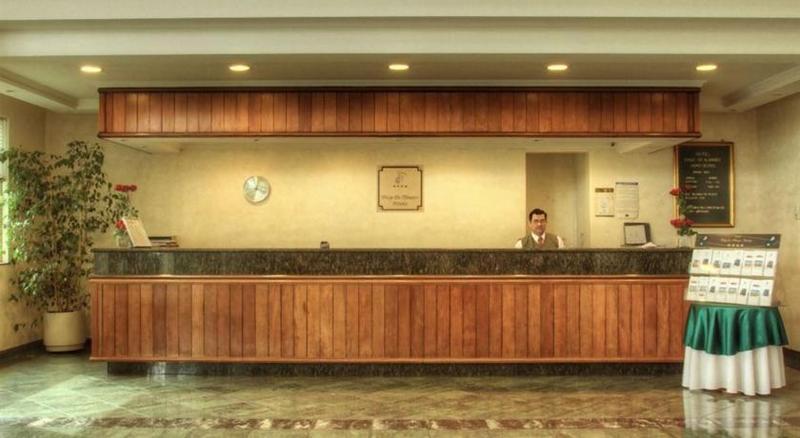 هتل Diego De Almagro Aeropuerto