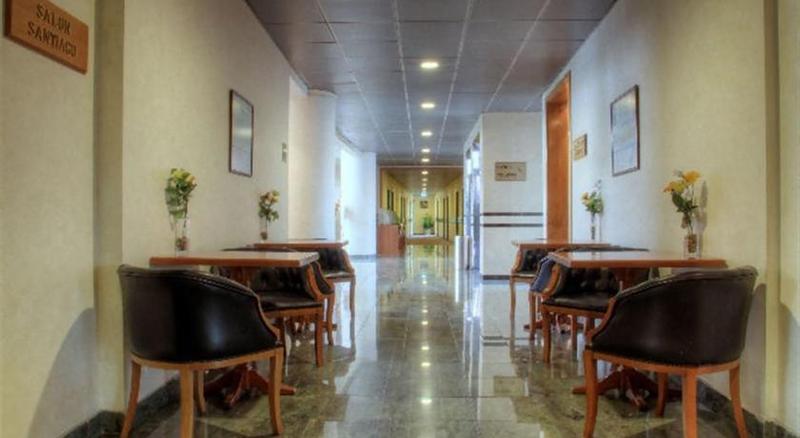 هتل Diego De Almagro Aeropuerto