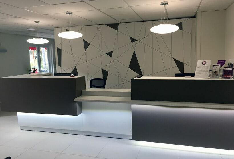 Отель Du Parc Euromédecine By Akena