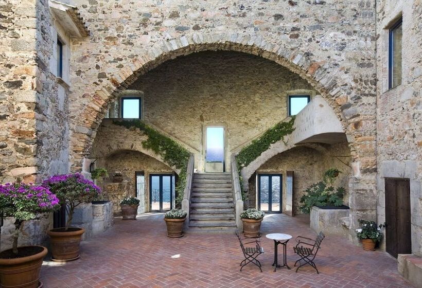 El Far Hotel Restaurant