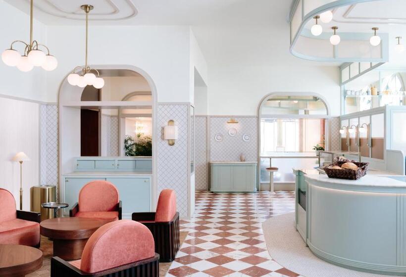 호텔 Grand America