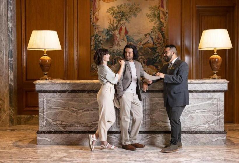 호텔 Grand America