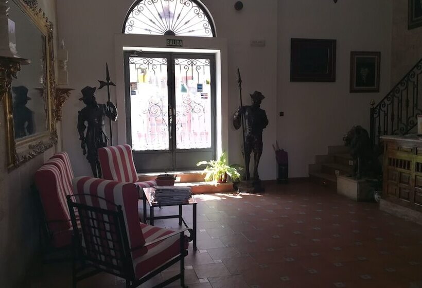 هتل Hospederia Museo Valdepeñas