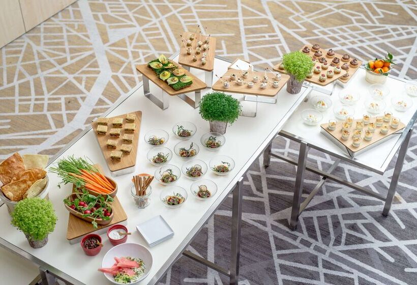 Отель Hyatt Regency Paris Etoile