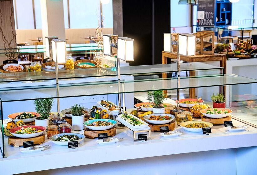 Отель Hyatt Regency Paris Etoile