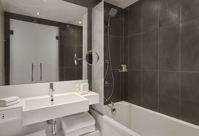 Отель Hyatt Regency Paris Etoile