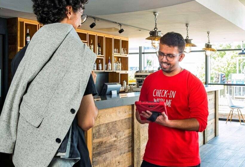 هتل Ibis Leicester