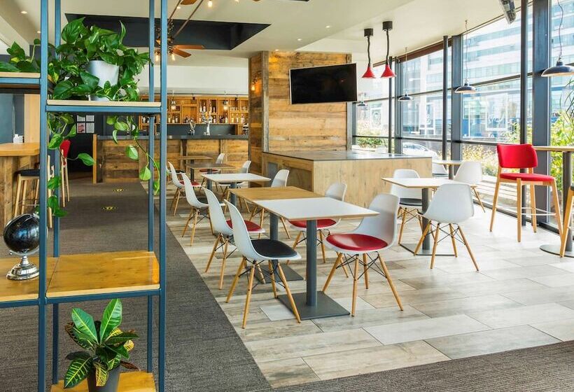 בית מלון כפרי Ibis Leicester