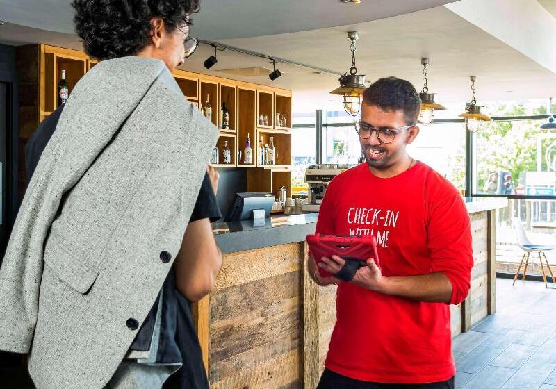 בית מלון כפרי Ibis Leicester