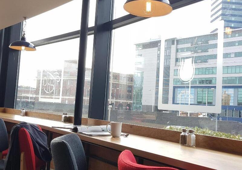 בית מלון כפרי Ibis Leicester