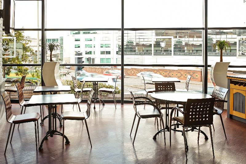 בית מלון כפרי Ibis Leicester