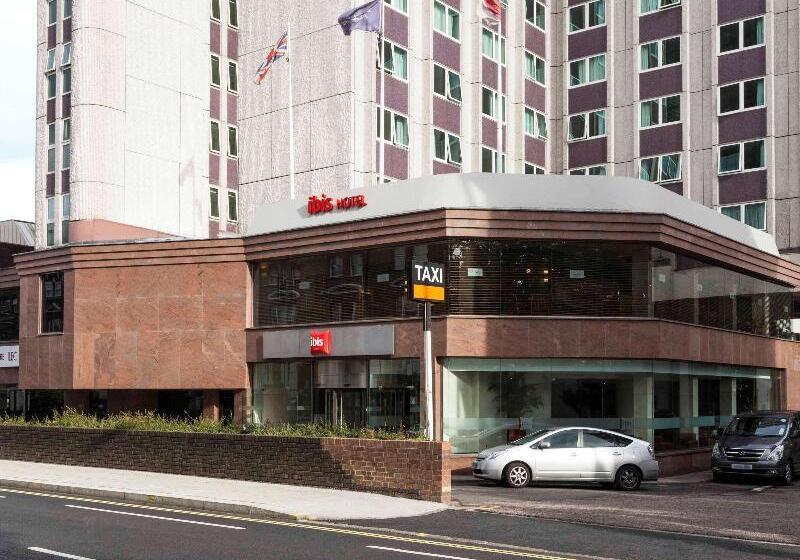 בית מלון כפרי Ibis London Earls Court