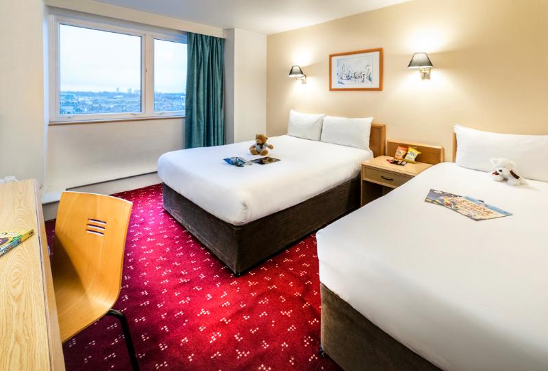 בית מלון כפרי Ibis London Earls Court