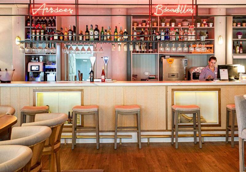 Отель Ibis Valencia Alfafar