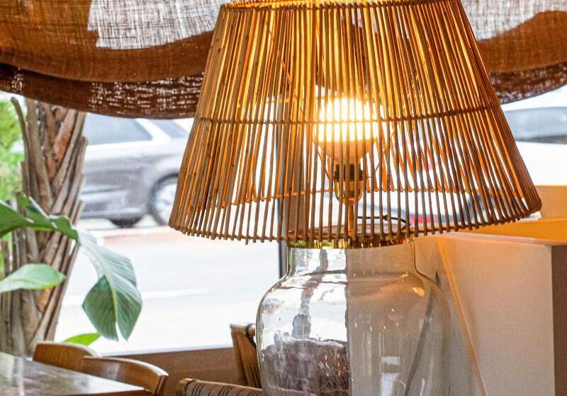 Отель Ibis Valencia Alfafar