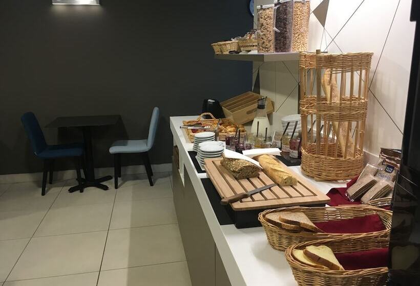 Отель Du Parc Euromédecine By Akena