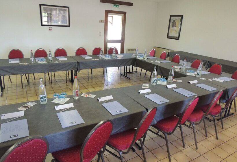 ホテル Kyriad Chateauroux