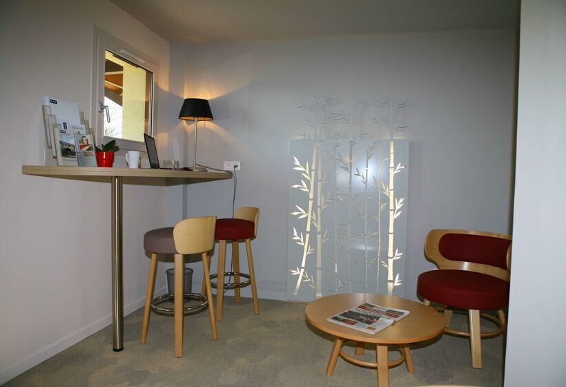 ホテル Kyriad Chateauroux