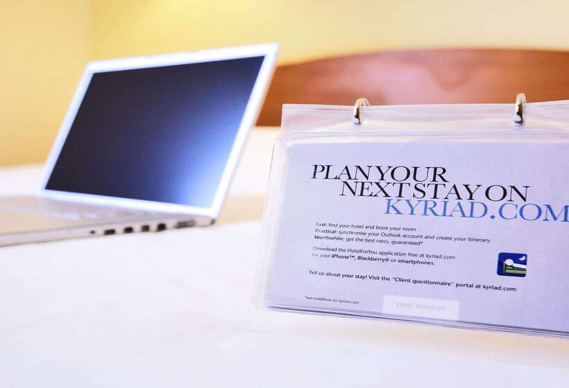 ホテル Kyriad Chateauroux