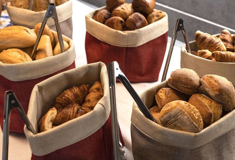 ホテル Kyriad Chateauroux