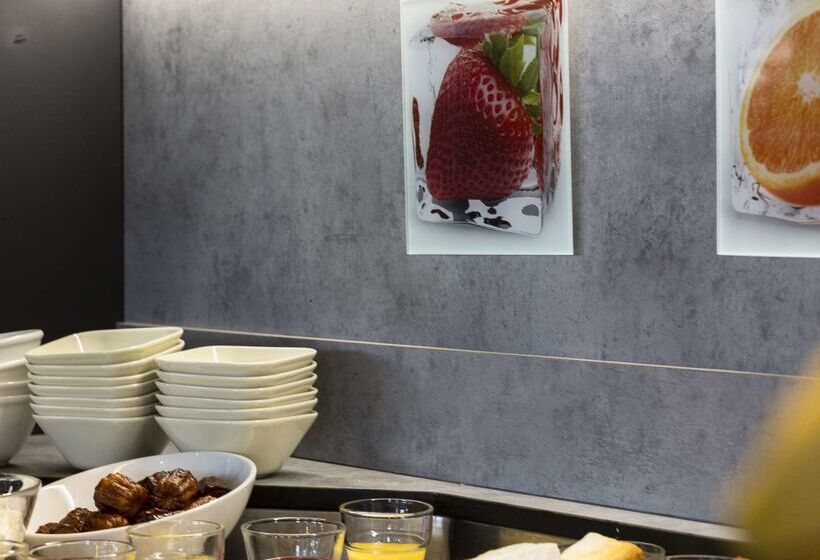 ホテル Kyriad Chateauroux