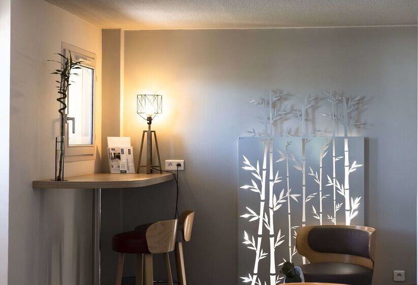 ホテル Kyriad Chateauroux