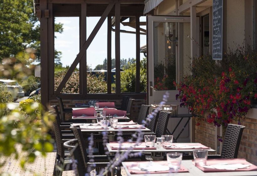 ホテル Kyriad Chateauroux