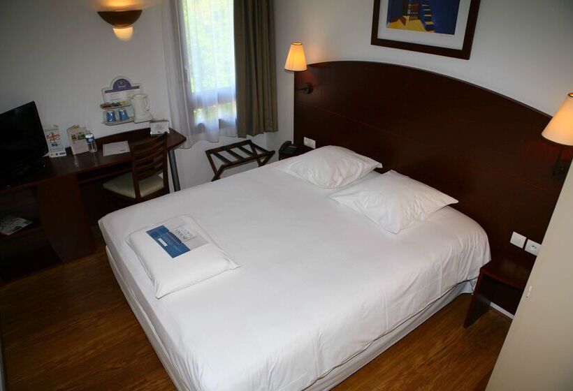 ホテル Kyriad Chateauroux