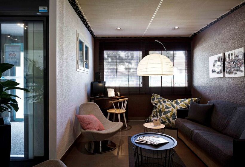 酒店 Kyriad Lyon Sud Saint Genis Laval