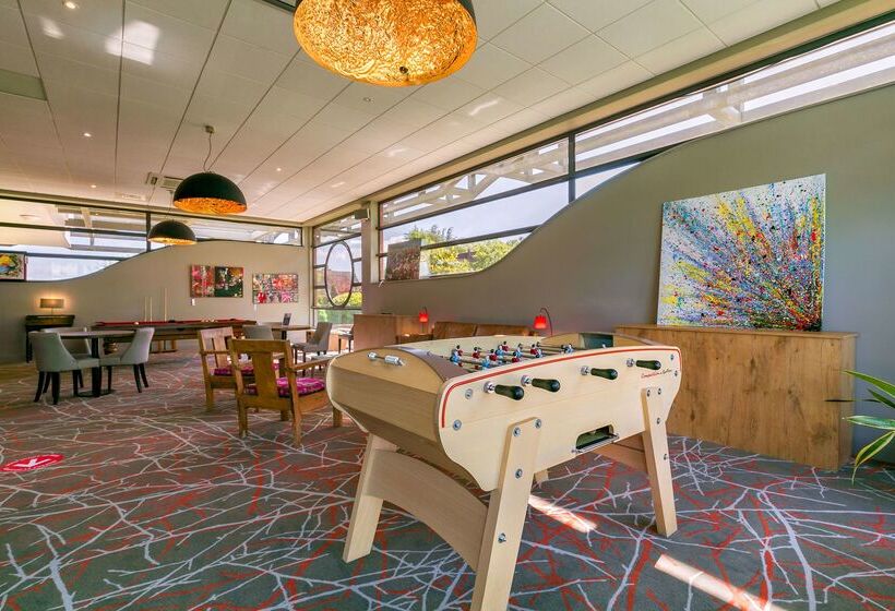 هتل Kyriad Prestige Beaune Le Panorama