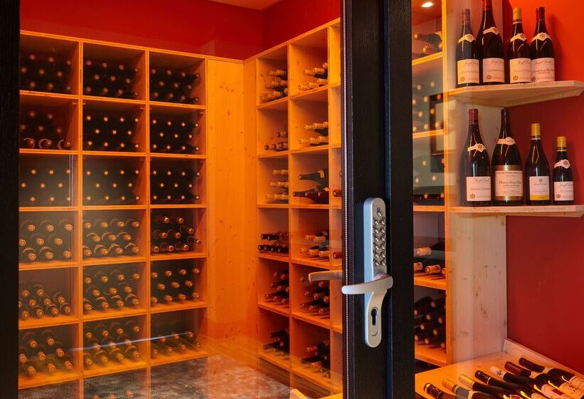 هتل Kyriad Prestige Beaune Le Panorama