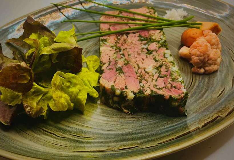 هتل Kyriad Prestige Beaune Le Panorama