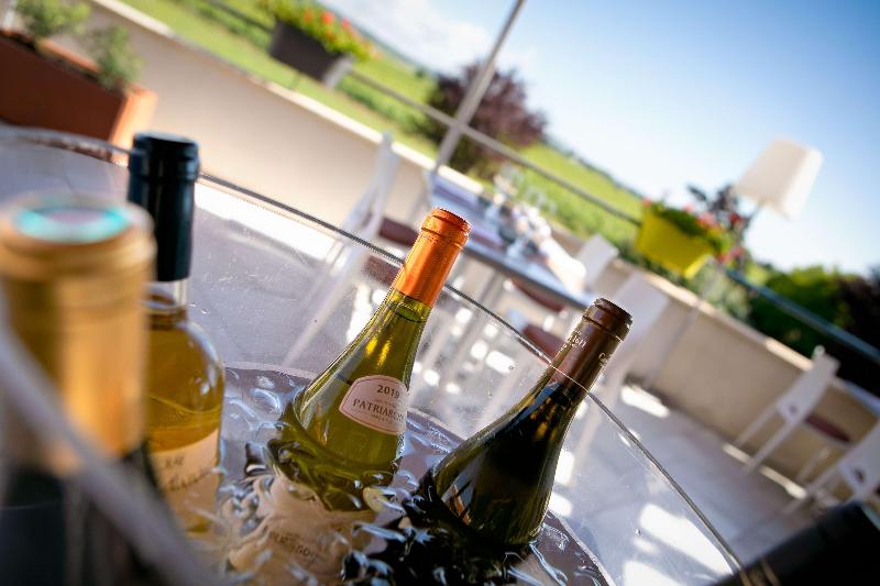 هتل Kyriad Prestige Beaune Le Panorama