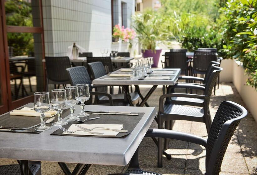 ホテル Kyriad Saint Etienne Centre