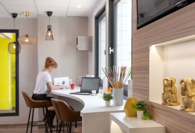 ホテル Kyriad Saint Etienne Centre