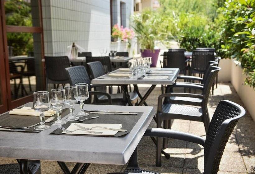 ホテル Kyriad Saint Etienne Centre