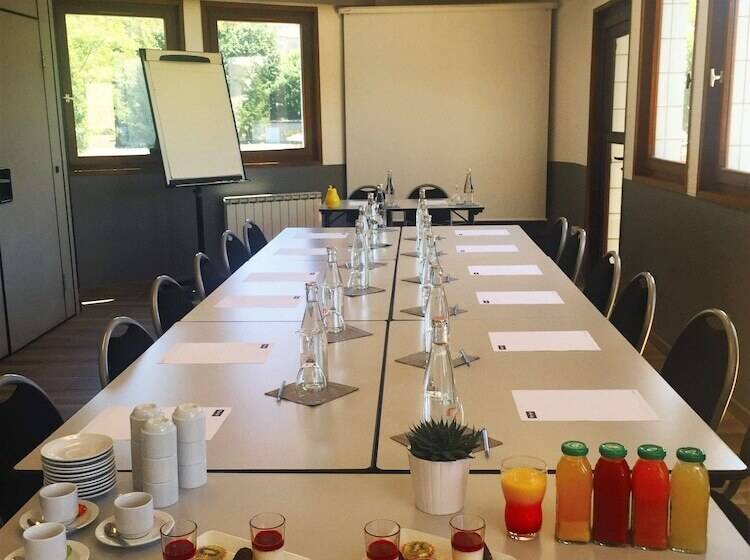 ホテル Kyriad Saint Etienne Centre