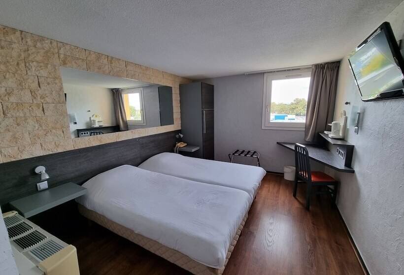 בית מלון כפרי Hôtel Restaurant Le Relais   Pau Nord