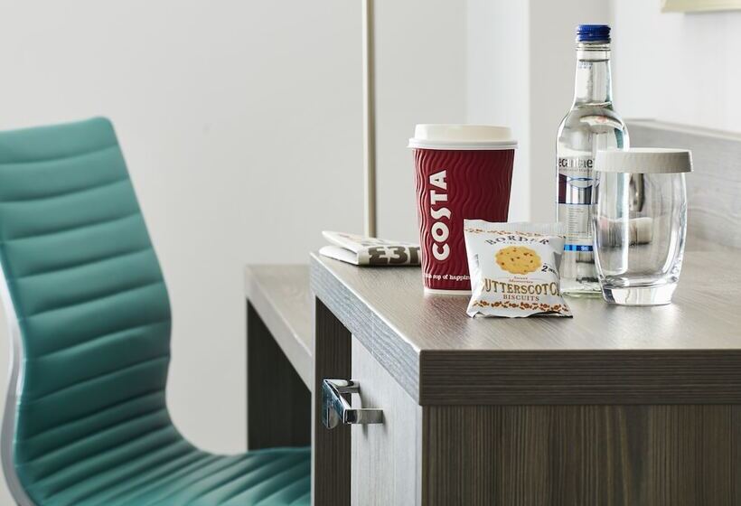 Отель Leonardo Inverness