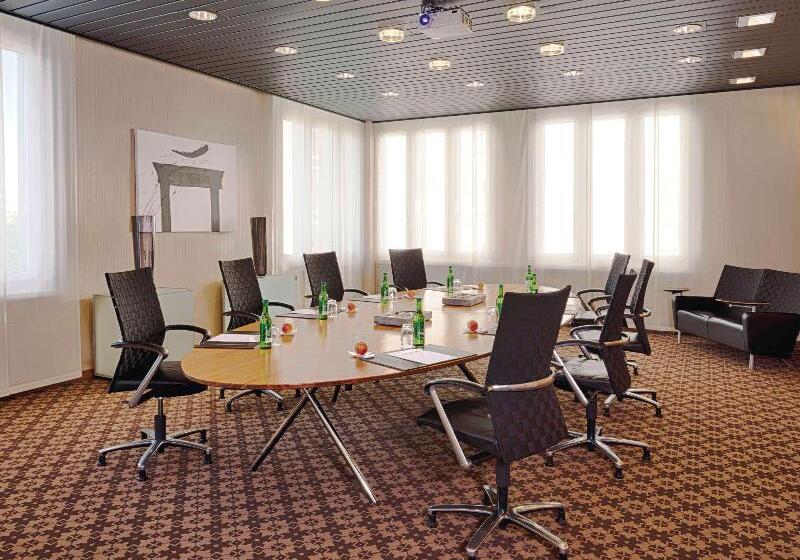 Mövenpick Hotel Zurich Airport