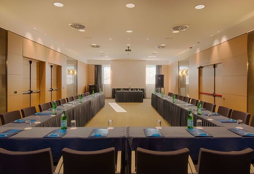 בית מלון כפרי NH Bologna Villanova