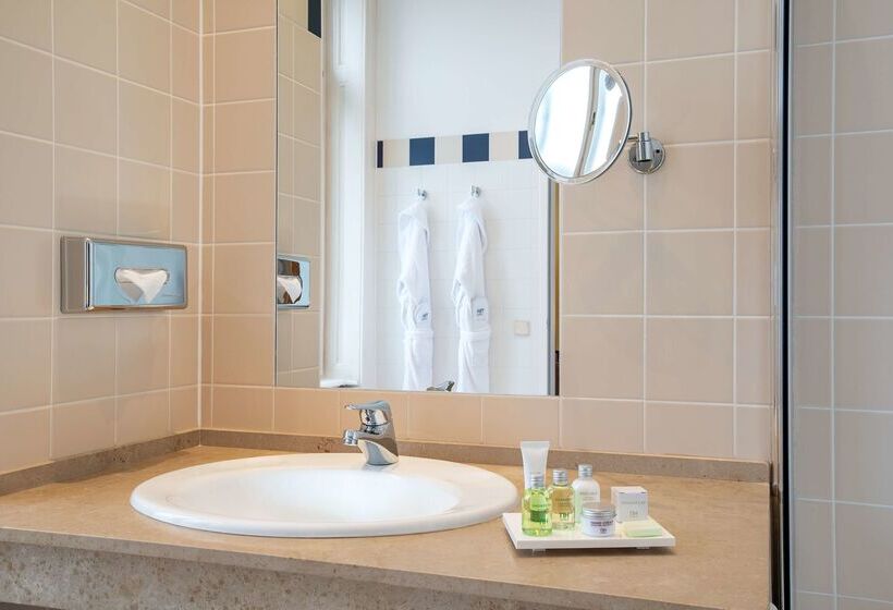 هتل NH Wien Belvedere