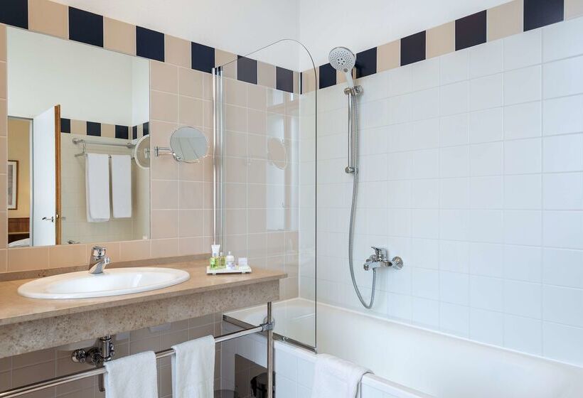 هتل NH Wien Belvedere