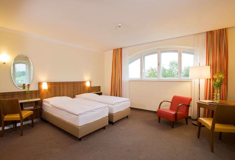 هتل NH Wien Belvedere