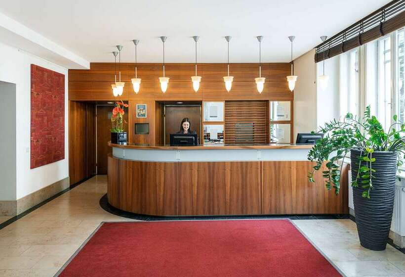 هتل NH Wien Belvedere