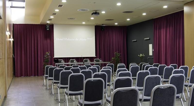 Отель Palacio De Aiete