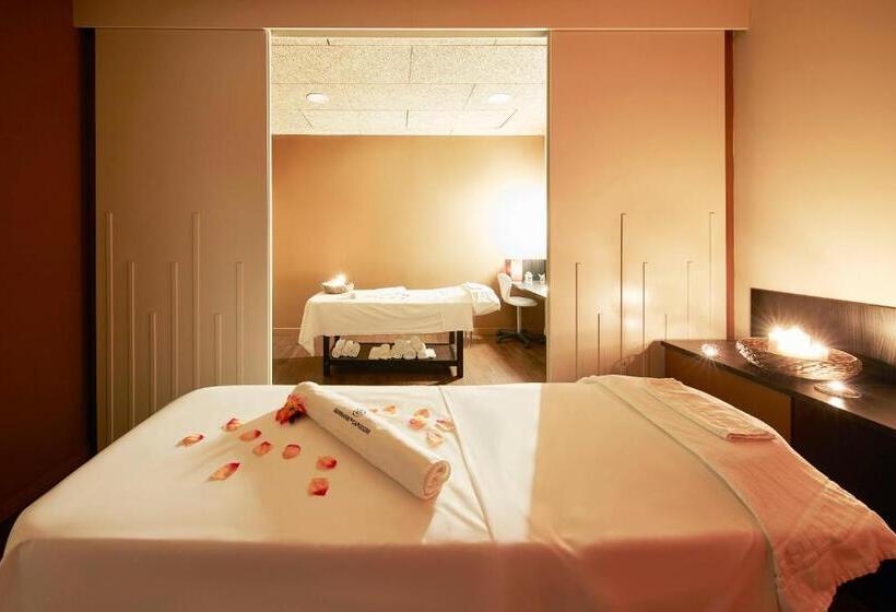 ホテル Portaventura®  Caribe  Includes Portaventura Park Tickets